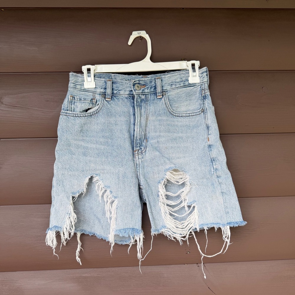 American Eagle Mom Jean‎ Shorts Womens 2 Light Wash Distressed High Rise Denim
